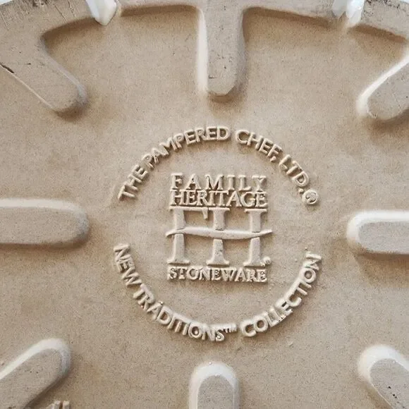 Pampered Chef Large Oval Vanilla Baking Dish Stoneware 12.5"x8.5" New Traditions - Picture 3 of 11